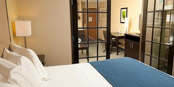 Holiday Inn Express & Suites - Image# 1
